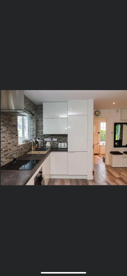 20 Holiday Cottage, East End 발리부니온 외부 사진